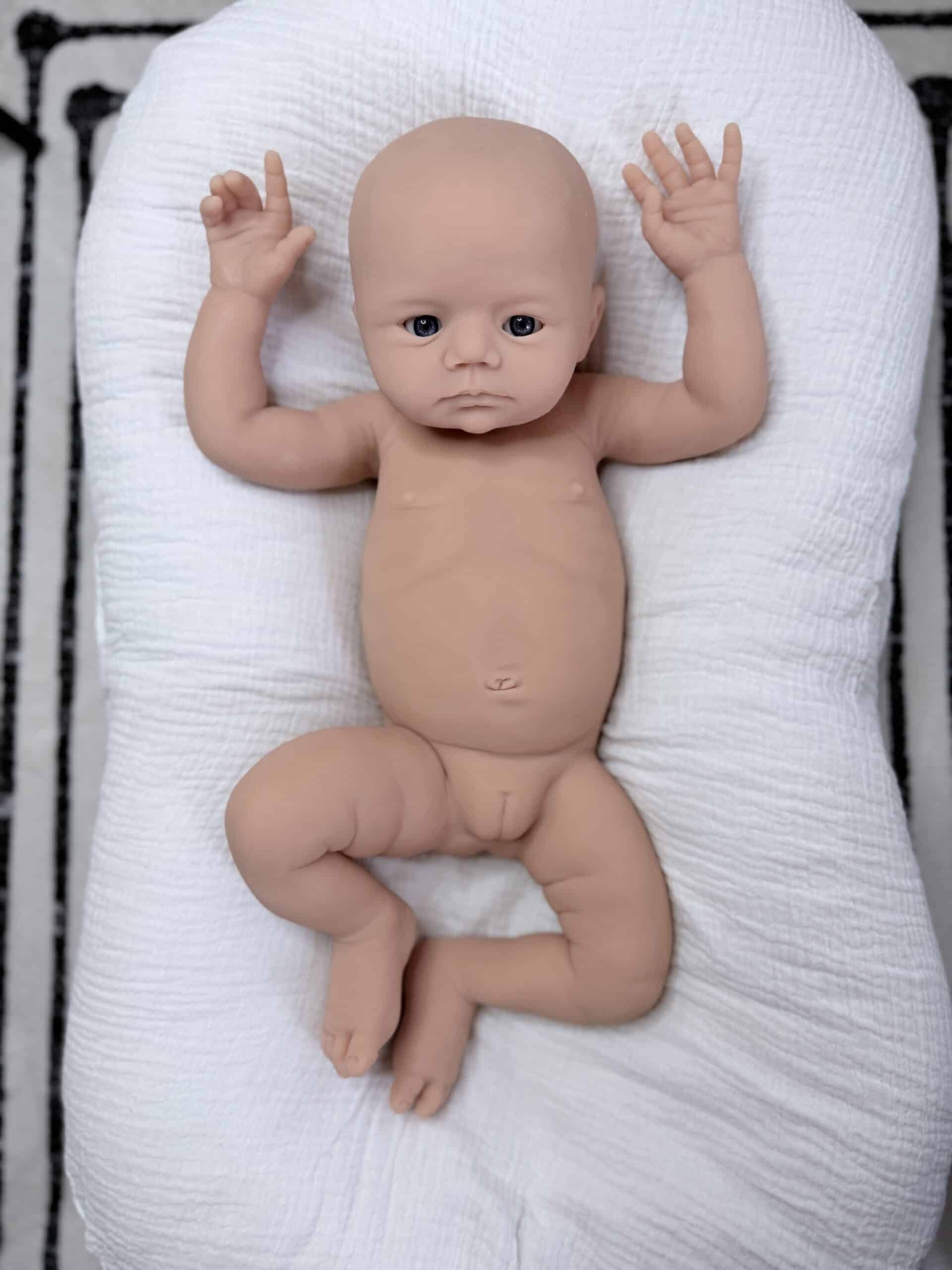 Halo Full Body Silicone BLANK doll kit - Image 2