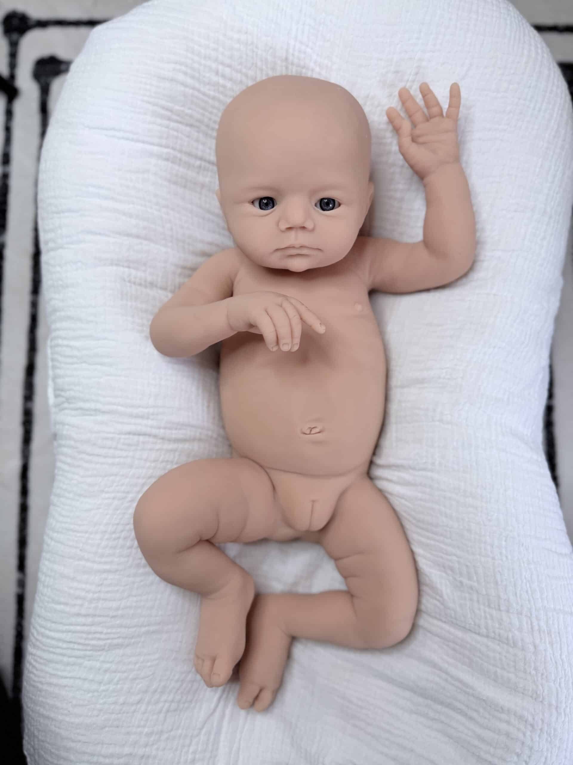Halo Full Body Silicone BLANK doll kit - Image 3