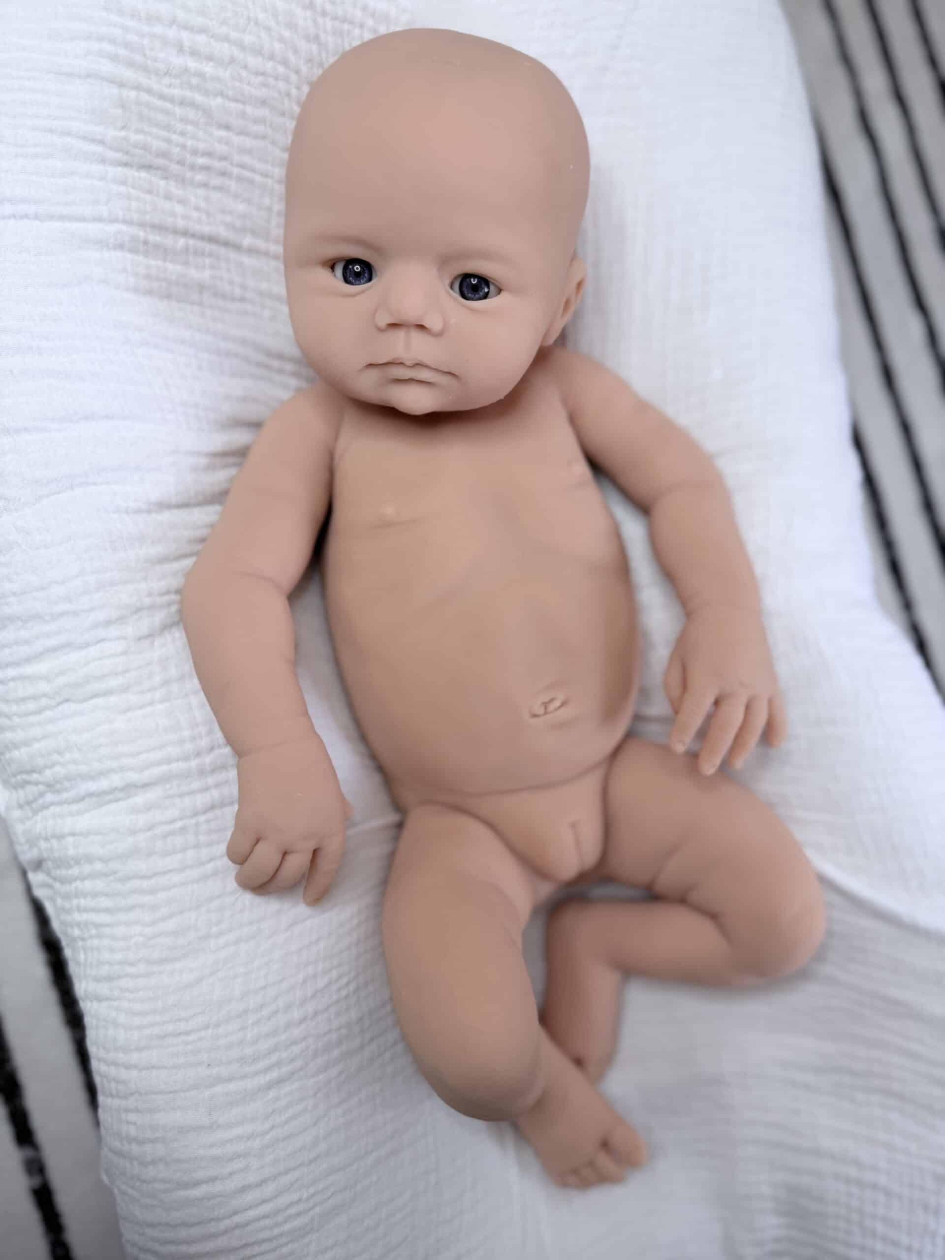 Halo Full Body Silicone BLANK doll kit - Image 4