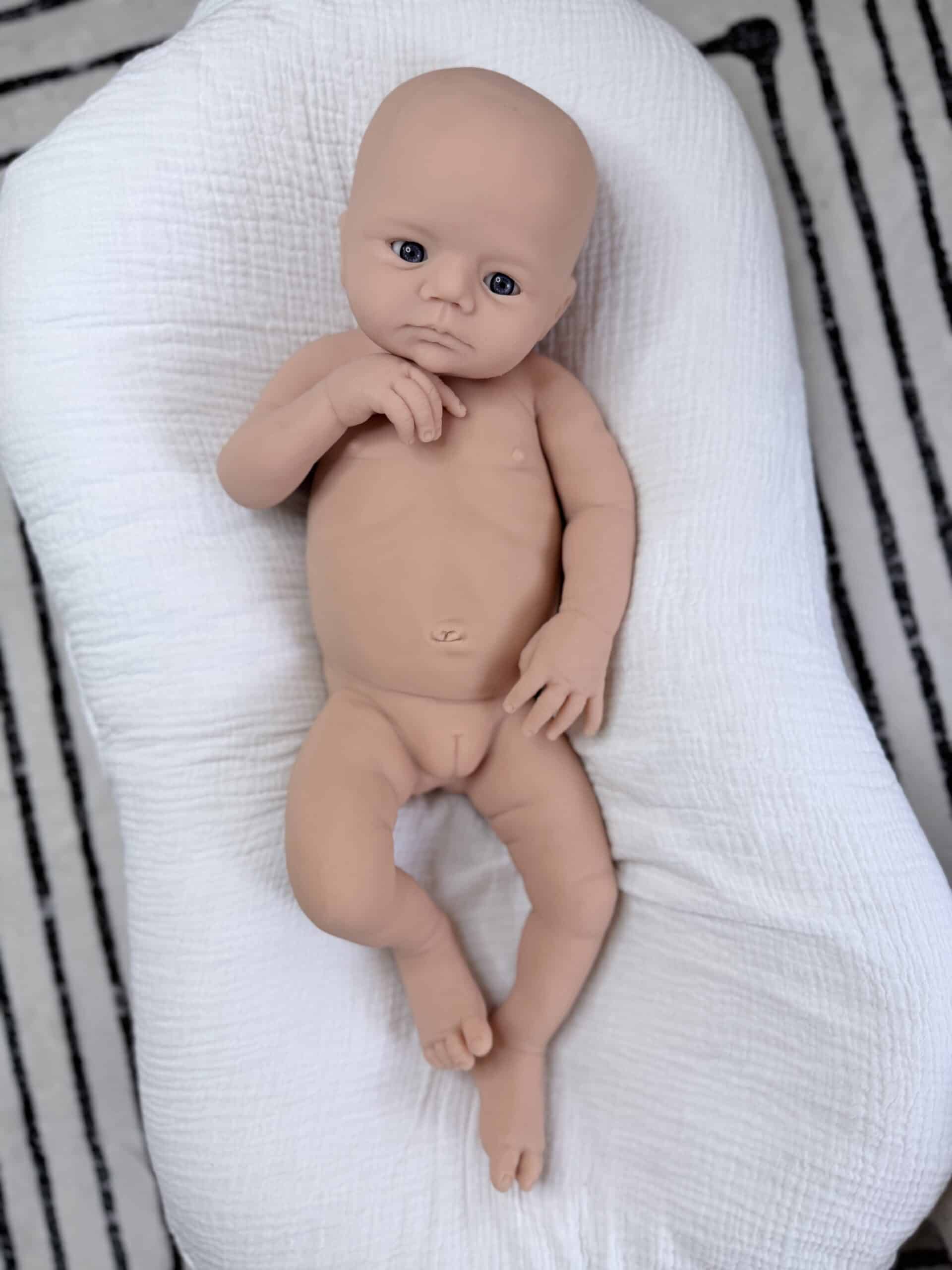 Halo Full Body Silicone BLANK doll kit - Image 7