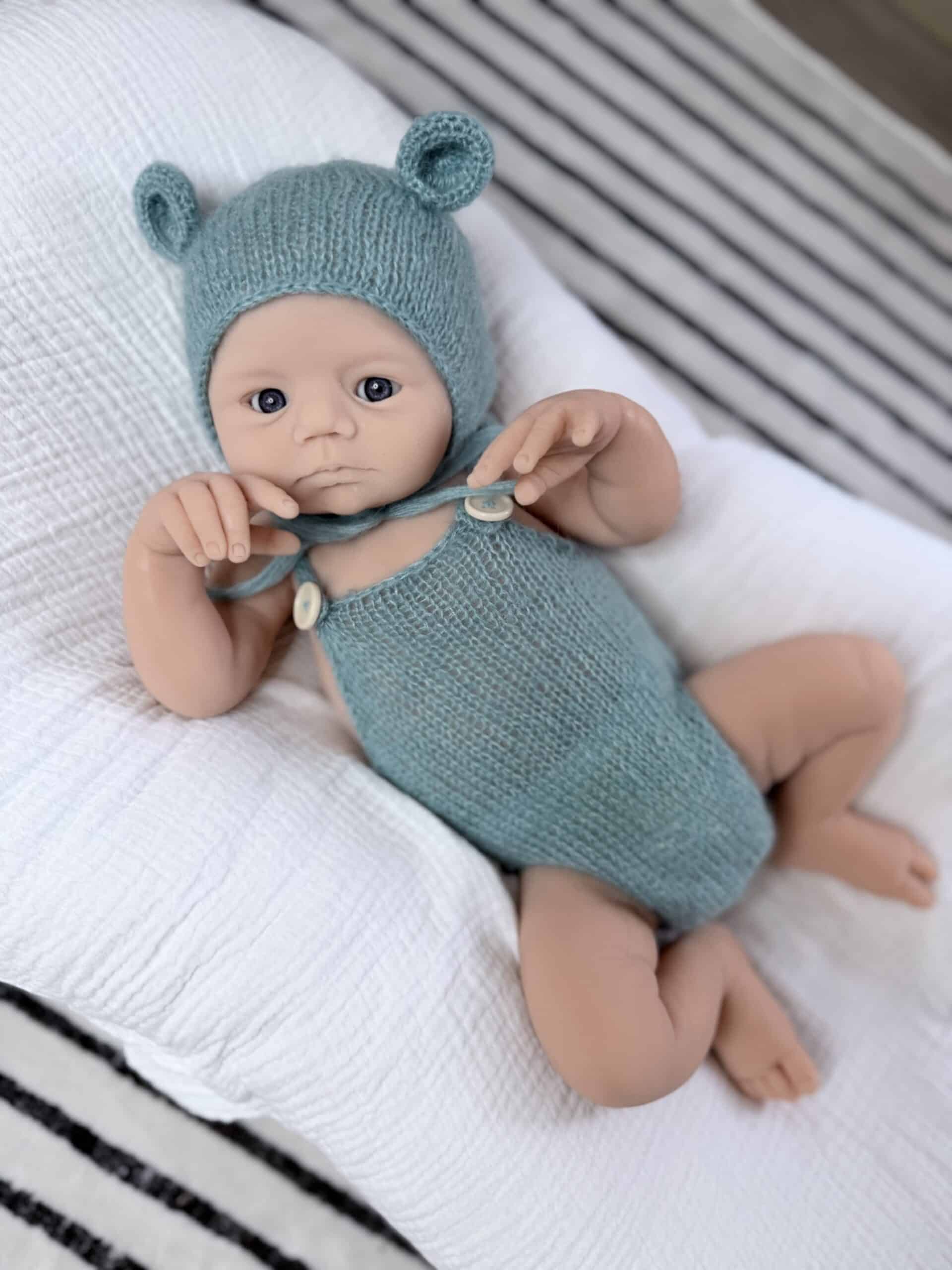 Halo Full Body Silicone BLANK doll kit - Image 28