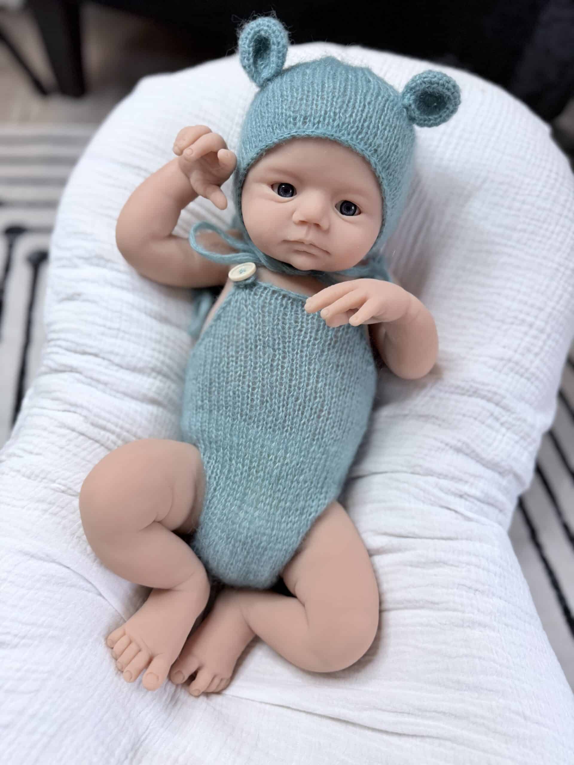 Halo Full Body Silicone BLANK doll kit - Image 29