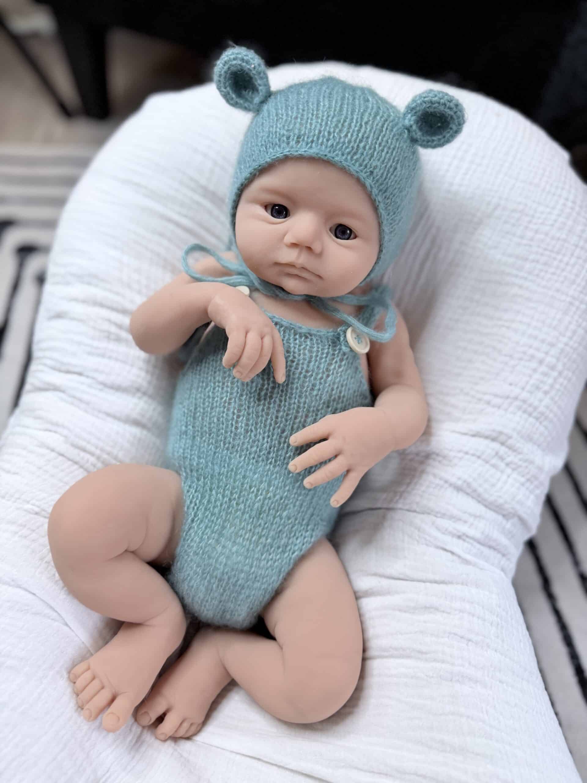 Halo Full Body Silicone BLANK doll kit - Image 34