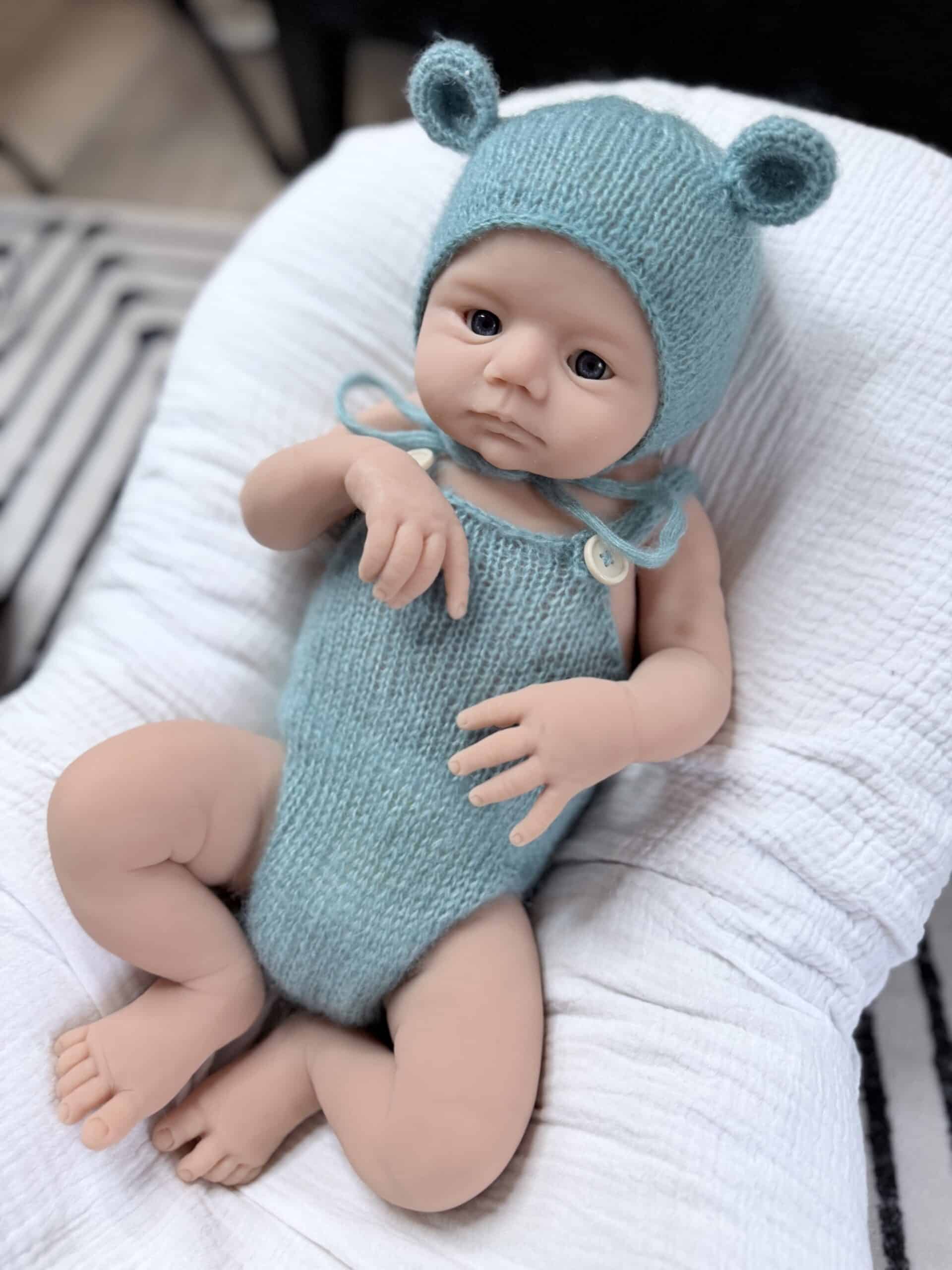 Halo Full Body Silicone BLANK doll kit - Image 35